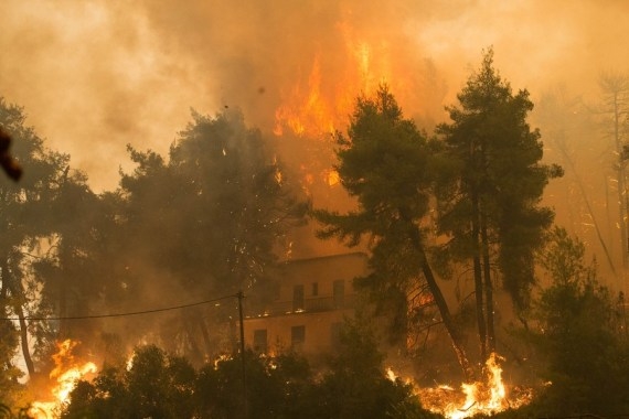 The Weekend Leader - Two killed in large wildfire in France