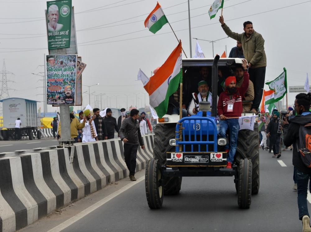 The Weekend Leader - Farmers' tractor rally 'rehearsal' held in Gurugram