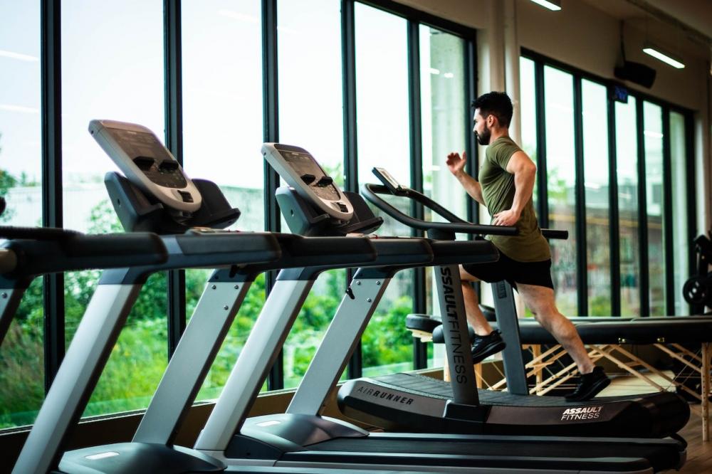 The Weekend Leader - Delhi Gym Tragedy: 24-Year-Old Electrocuted While Using Treadmill
