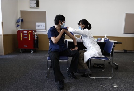 The Weekend Leader - Japan preparing to offer 3rd shot of Covid vax to medical workers