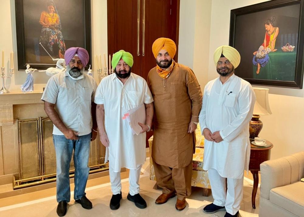 The Weekend Leader - Punjab CM meets Sidhu, sets up panel for coordination ahead of polls
