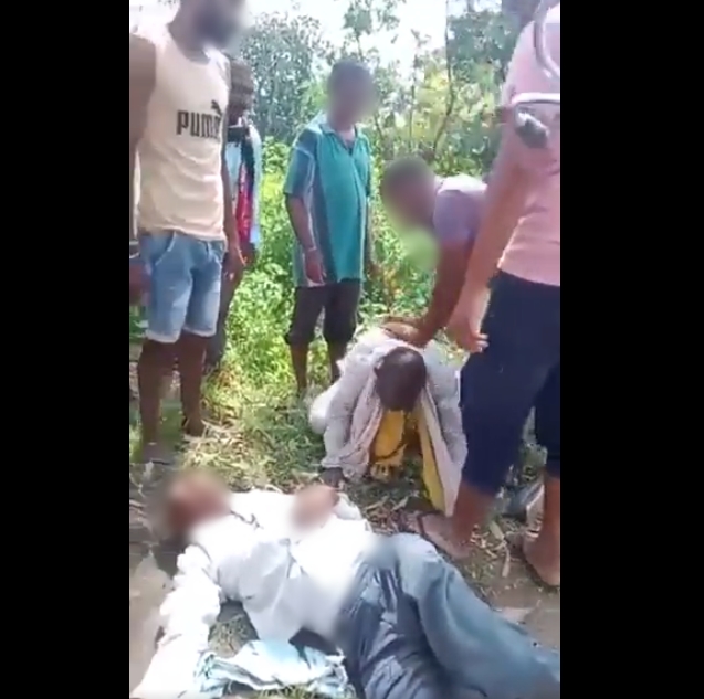 The Weekend Leader - Local BJP Leader Beats Injured Tribal Man With Slipper In MP's Anuppur