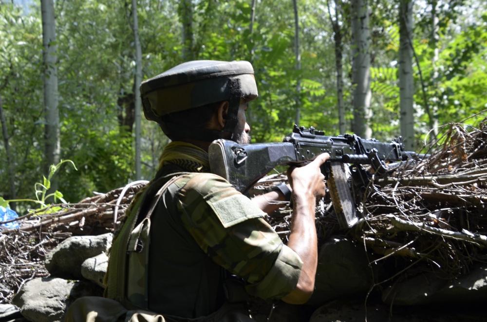 The Weekend Leader - Gunfight breaks out in J&K's Shopian district