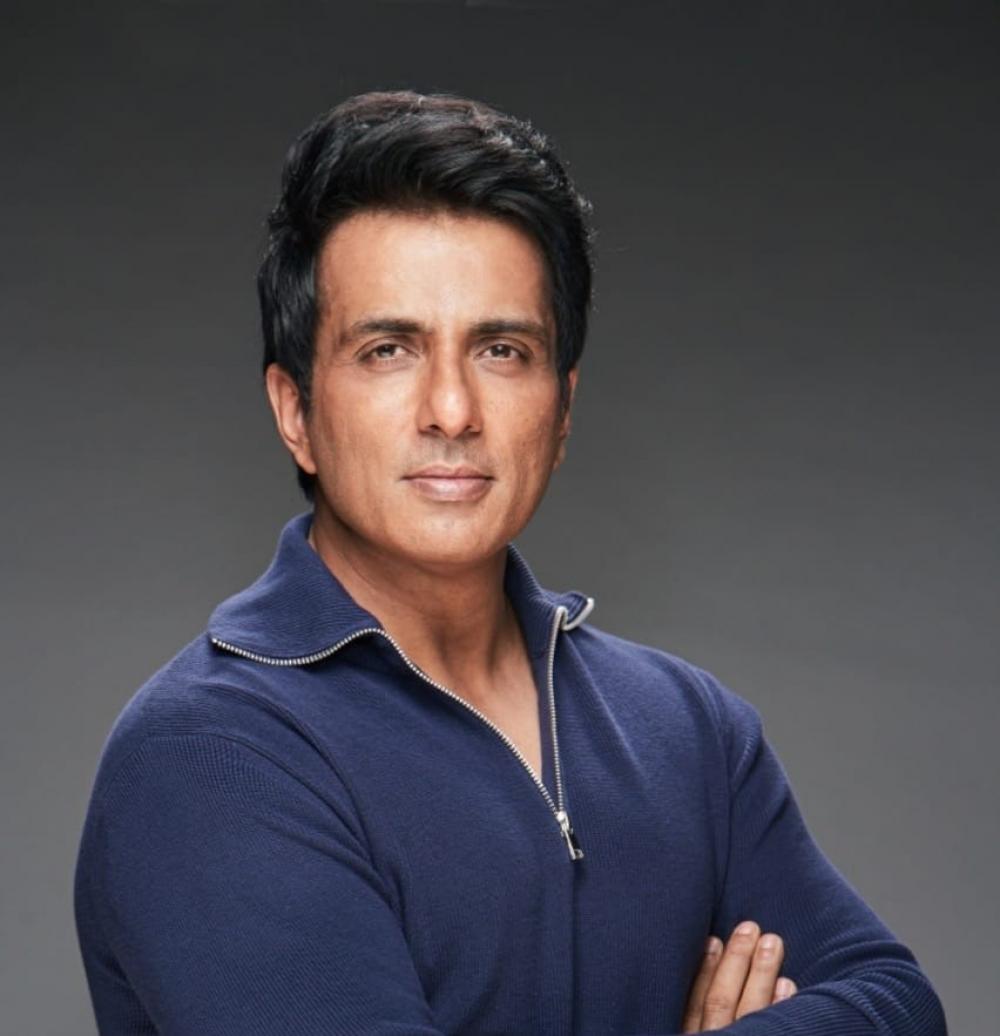 The Weekend Leader - Sonu Sood on hosting NatGeo series 'It Happens Only in India'