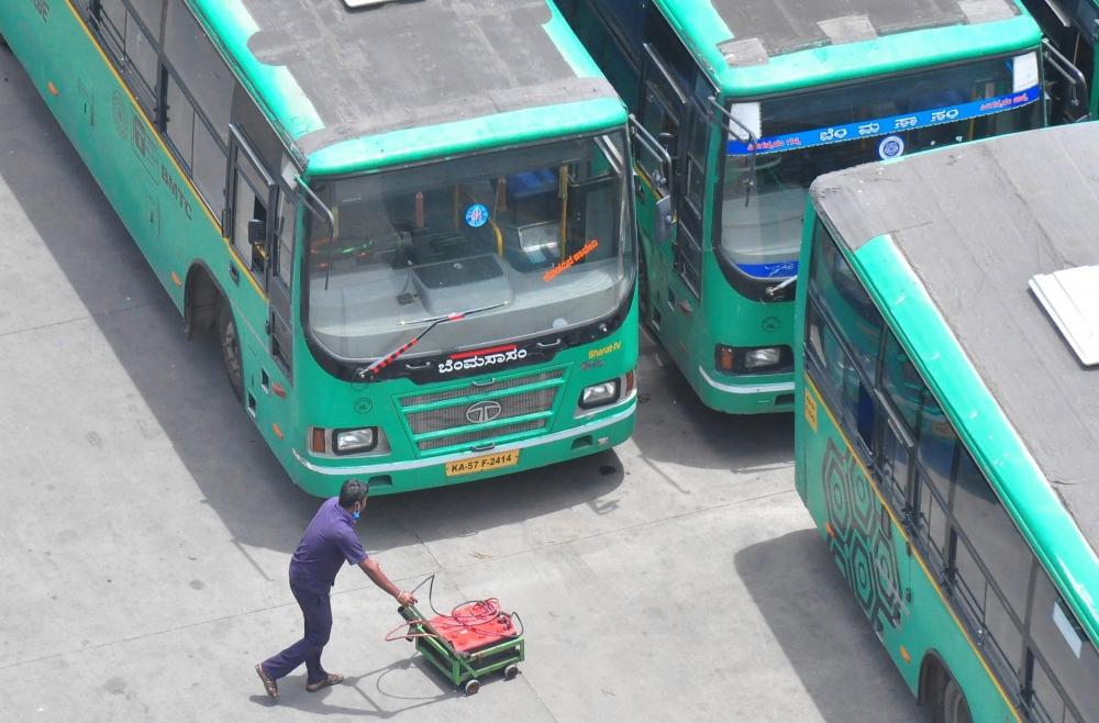 The Weekend Leader - MTC resumes bus services in Chennai, occupancy low