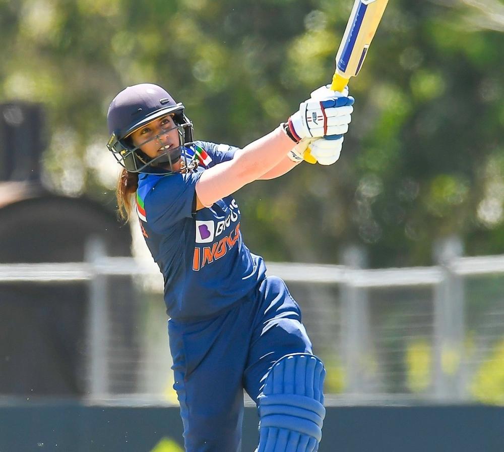 The Weekend Leader - Mithali reaches milestone, completes 20,000 career runs