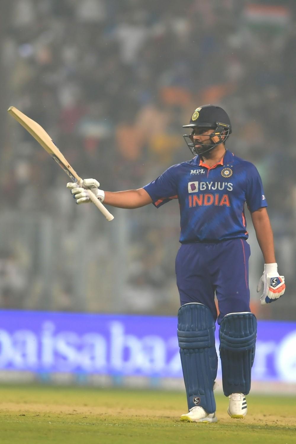 The Weekend Leader - 3rd T20I: Rohit's fifty, lower-order's late charge power India to 184/7 against NZ
