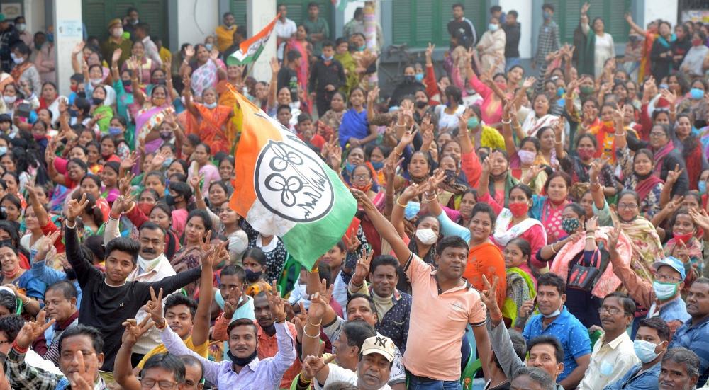 The Weekend Leader - KMC election results: Trinamool moving towards landslide victory