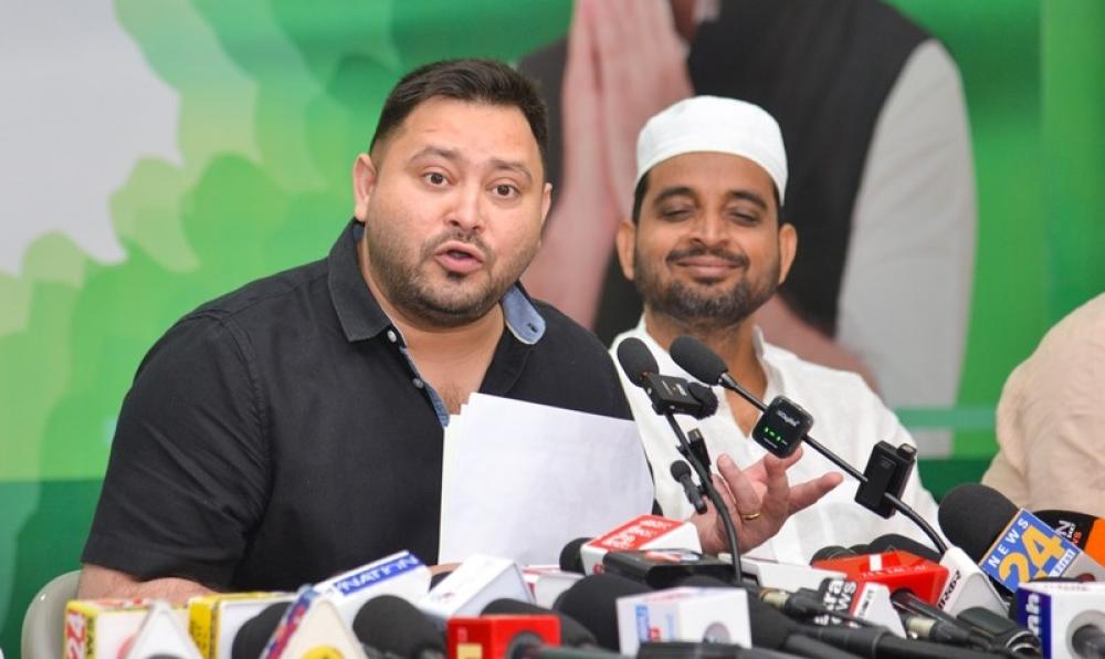The Weekend Leader - 'Only Lies', Tejashwi Yadav Launches Sharp Attack On PM Modi