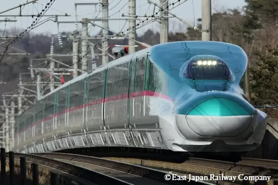 Japan's rail operator launches 'office cars'