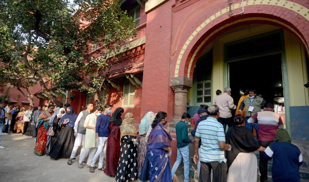 The Weekend Leader - KMC polls: 7 Trinamool councillors got over 90% votes