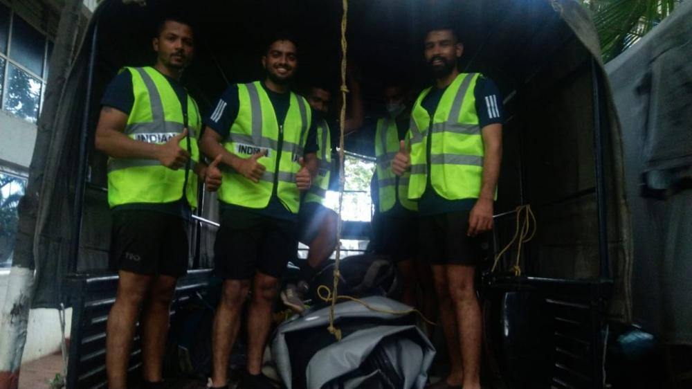The Weekend Leader - 7 Indian Navy teams start flood rescue in Maharashtra