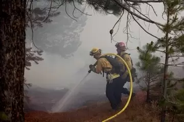Caldor Fire in California scorches over 100,000 acres