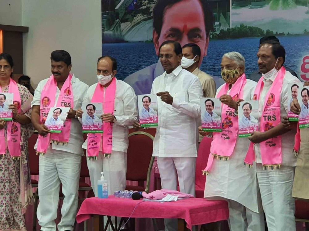 The Weekend Leader - TRS promises free drinking water in Hyderabad