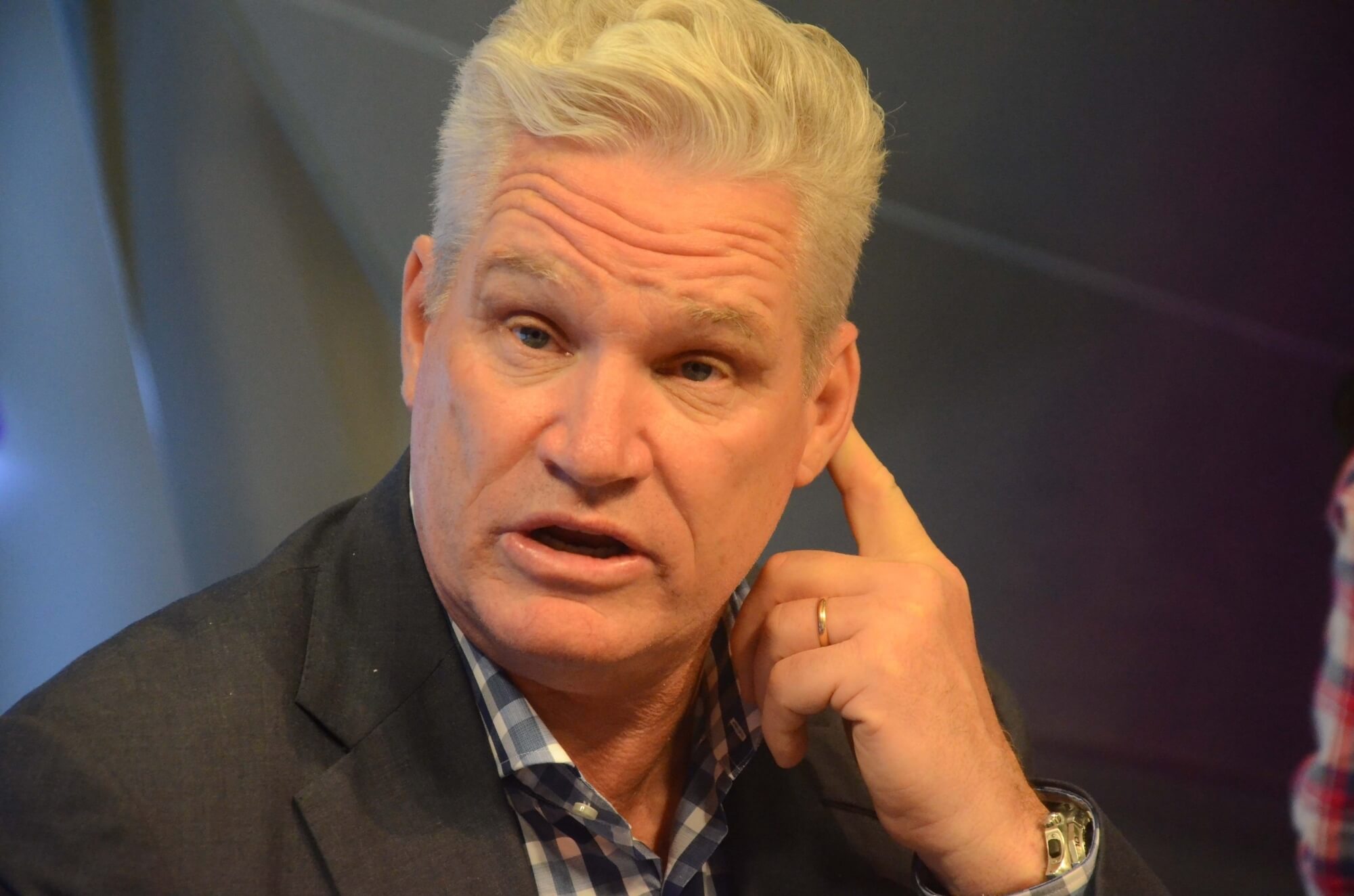 Doors definitely shut for Dhoni if he doesn't do well in IPL: Jones  (14:18) 