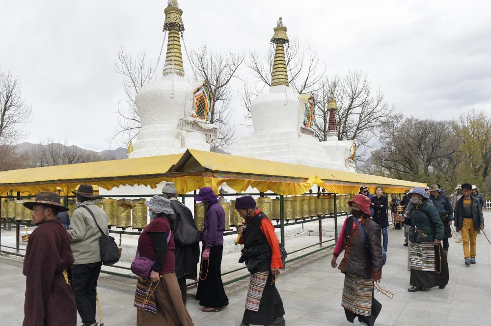 The Weekend Leader - Tibet sees tourism boom in 1st 3 quarters