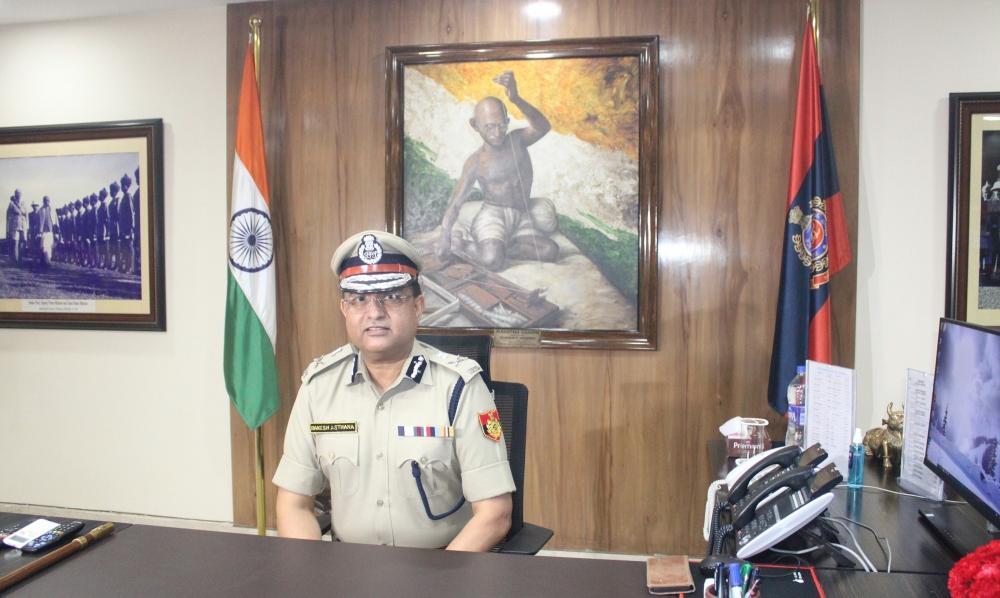 The Weekend Leader - Women safety our top most priority: Delhi Police chief