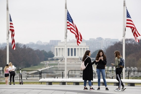 The Weekend Leader - US initial jobless claims fall after rising to highest level