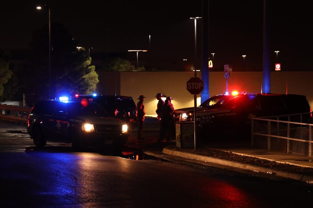 The Weekend Leader - 1 person dead, 1 injured in shooting outside Texas Walmart