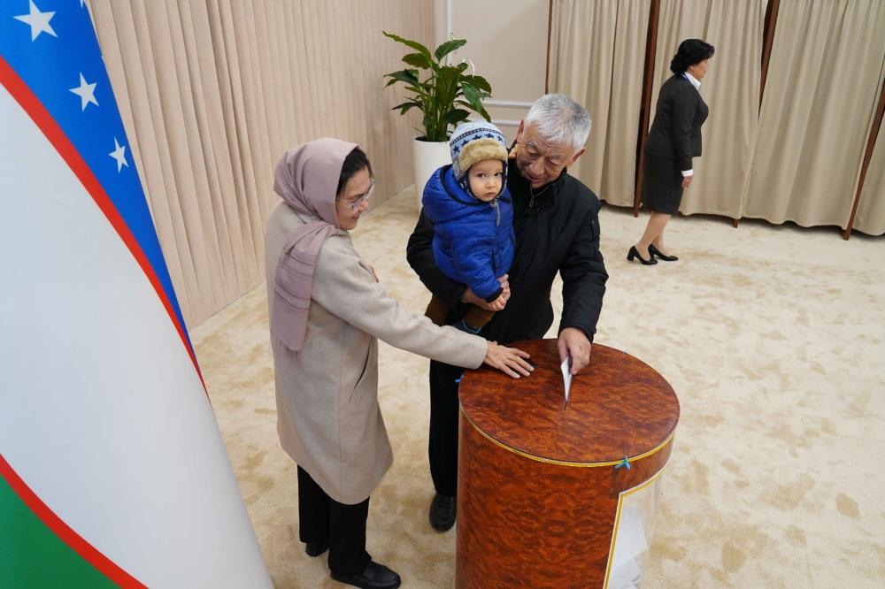 The Weekend Leader - Uzbek prez polls record historic turnout