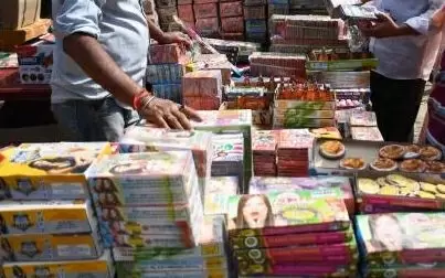 Delhi Police seize over 17k kg crackers but Delhiites violate norms