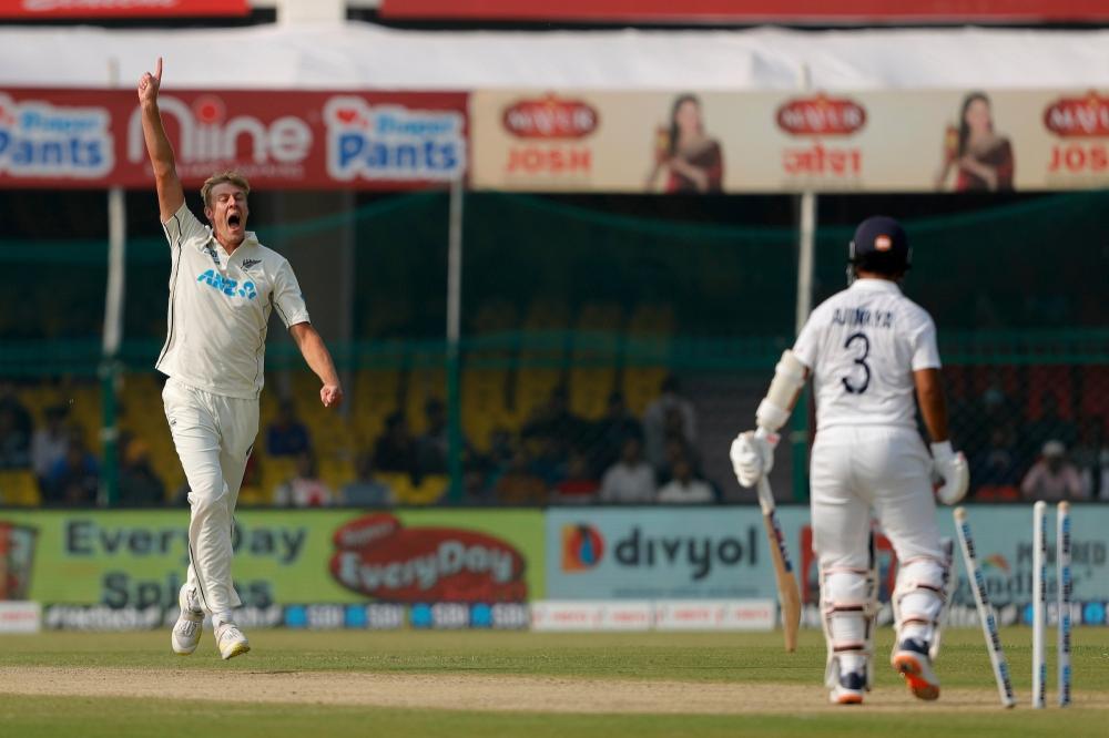 The Weekend Leader - IND V NZ: New Zealand claw back with crucial scalps as India reach 154/4 at tea