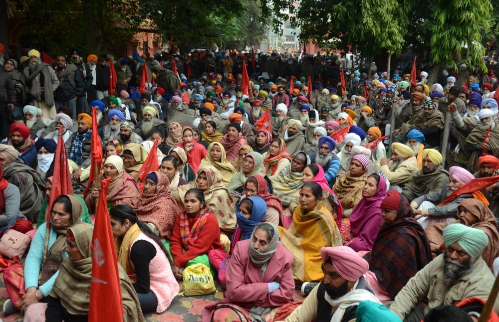 The Weekend Leader - Farmers, BJP activists face off in Punjab, Haryana