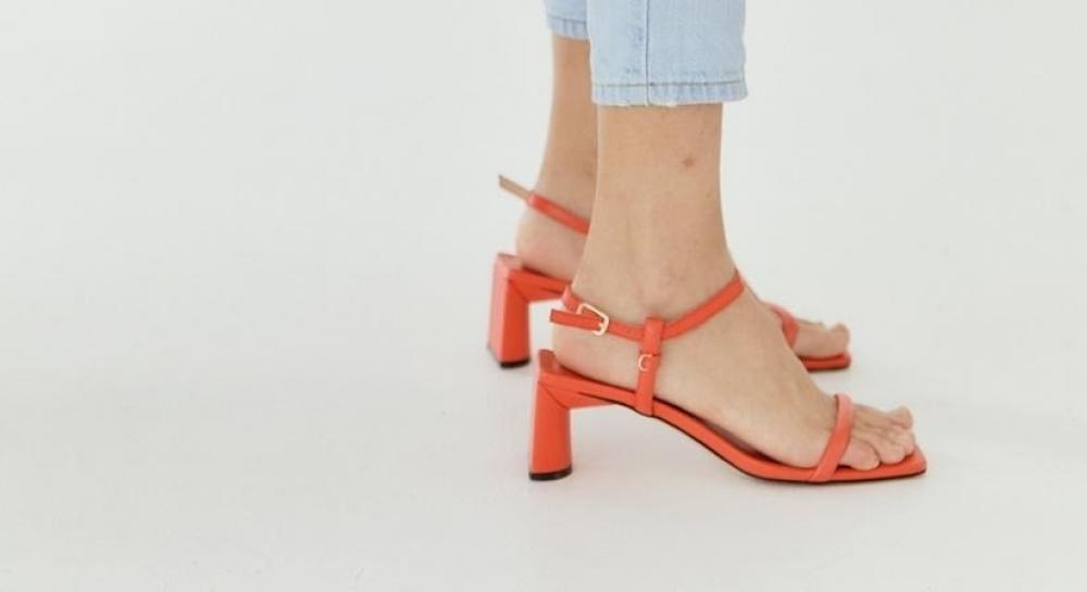 The Weekend Leader - Natural ways to get rid of dry cracked heels