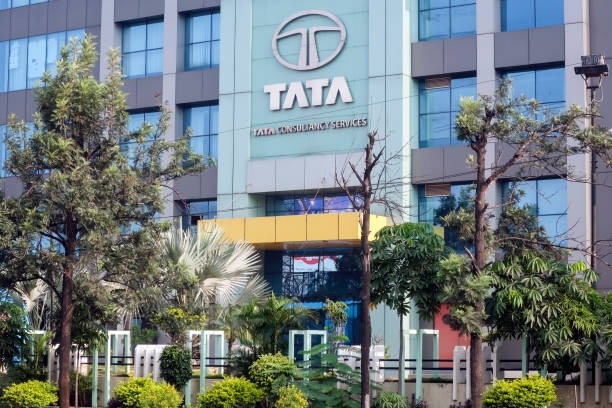 The Weekend Leader - Shares of Tata Group firms surge after SC verdict against Mistry