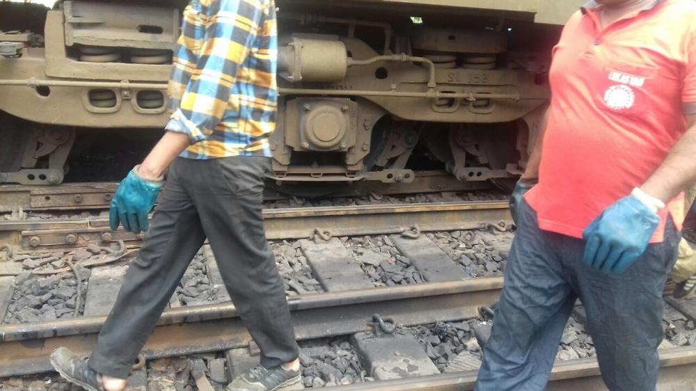 The Weekend Leader - Goa-Delhi Rajdhani Express derails, major mishap averted