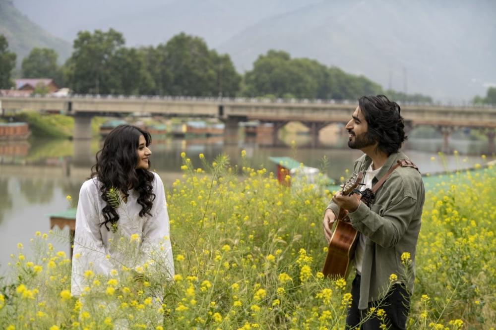 The Weekend Leader - 'Jhoome' celebrates idea of diehard old-school romance: Kashmiri singer Rahi Sayed