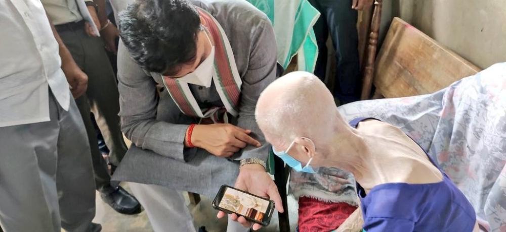 The Weekend Leader - 105-year-old Tripura woman vaccinated, CM greets