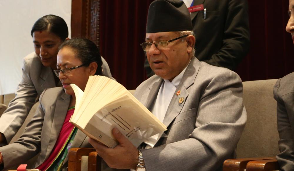 The Weekend Leader - Nepal's largest party splits