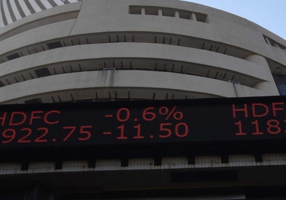 The Weekend Leader - FPIs sold stocks in financial, IT sectors in July