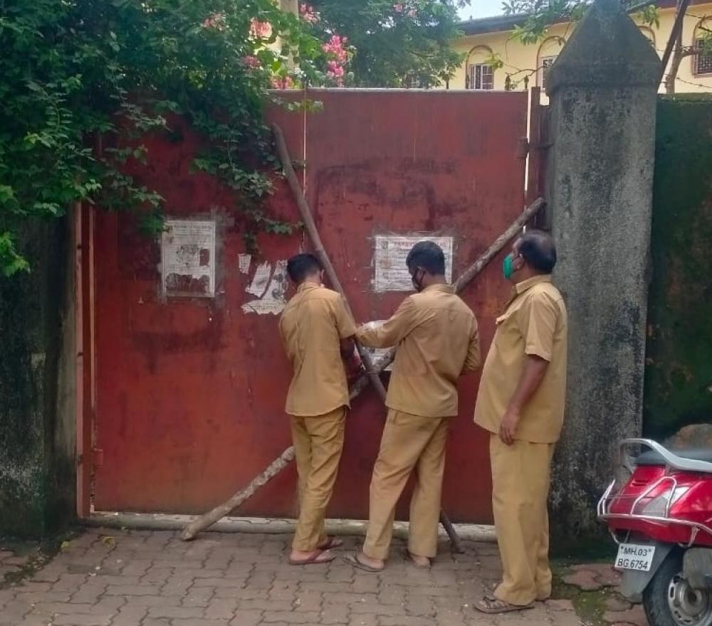 The Weekend Leader - Mumbai school sealed after 22 students test Covid positive