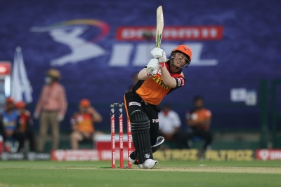 The Weekend Leader - Lee defends Warner, says SRH player was not allowed to go to the ground in IPL