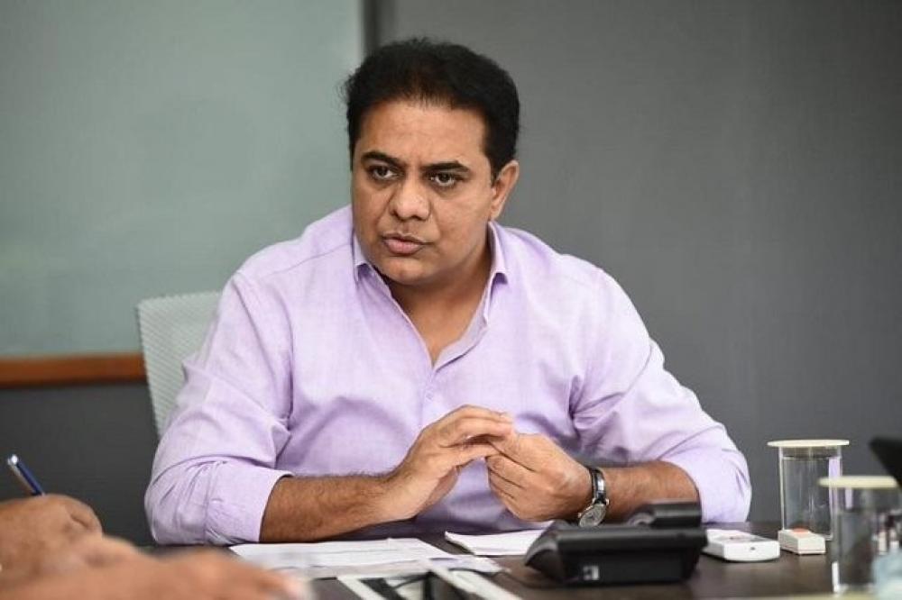 The Weekend Leader - KTR digs Modi's old video on LPG price hike to target BJP