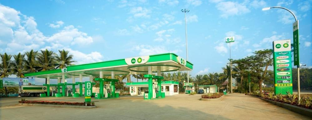 The Weekend Leader - Jio-bp launches first Mobility Station providing multiple fueling, retail services