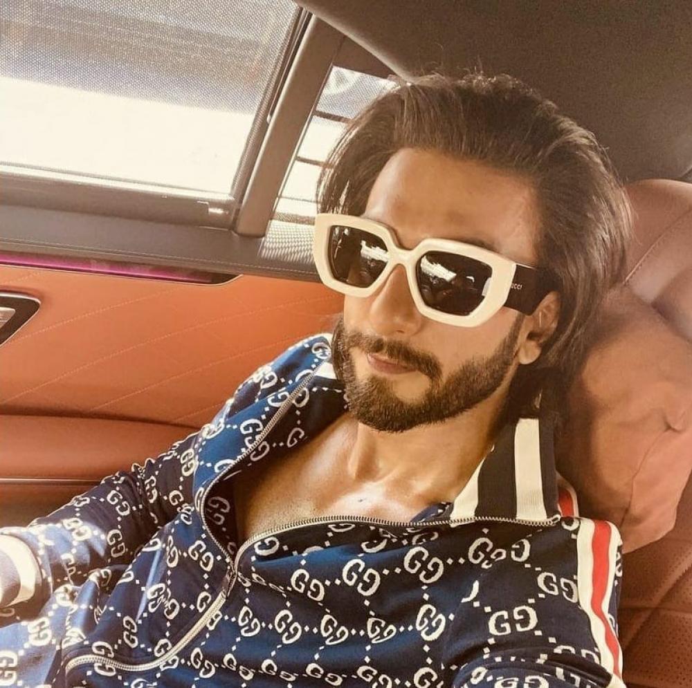 The Weekend Leader - Ranveer Singh posts quirky picture and the Internet has a field day!