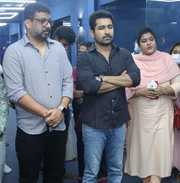 The Weekend Leader - Vijay Antony's next film commences with puja