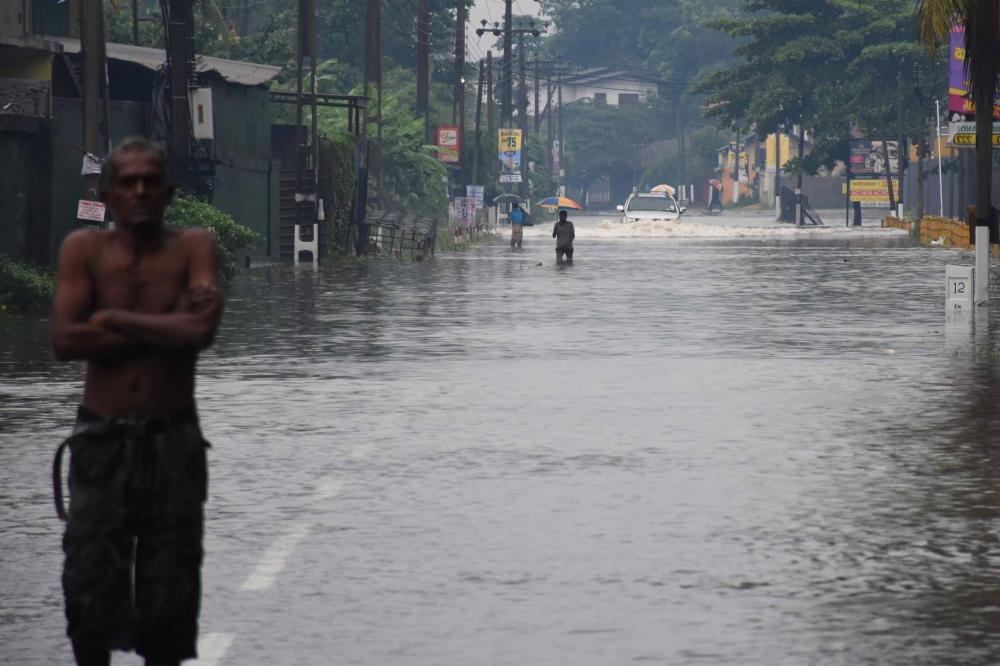 The Weekend Leader - Heavy rains lash Sri Lanka, 14 people dead