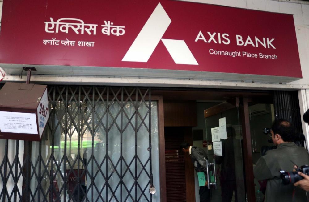 The Weekend Leader - Axis Bank's Q3FY21 net profit falls 36%