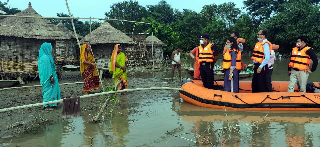 The Weekend Leader - 11 districts in Bihar inundated, 15 lakh people affected