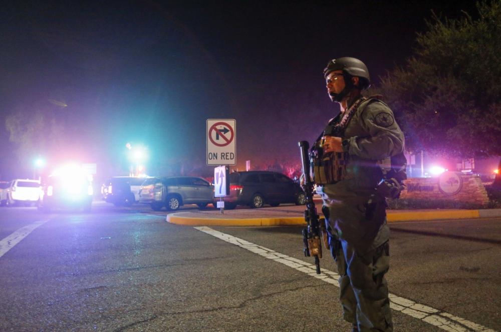 The Weekend Leader - 5 people killed in hours-long standoff in California