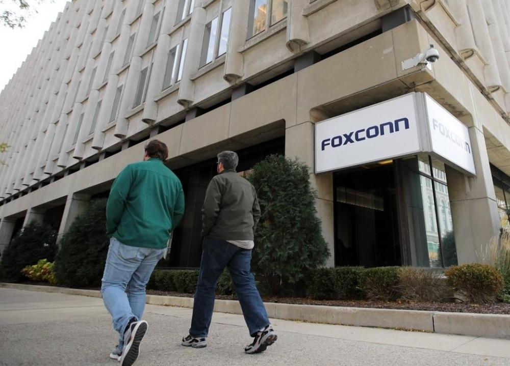 The Weekend Leader - Foxconn to hire 2 lakh employees for iPhone 13 production: Report