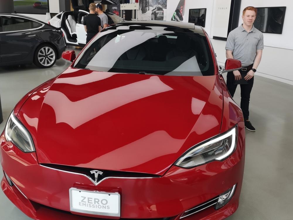 The Weekend Leader - Tesla Model S Plaid crashes during testing: Report