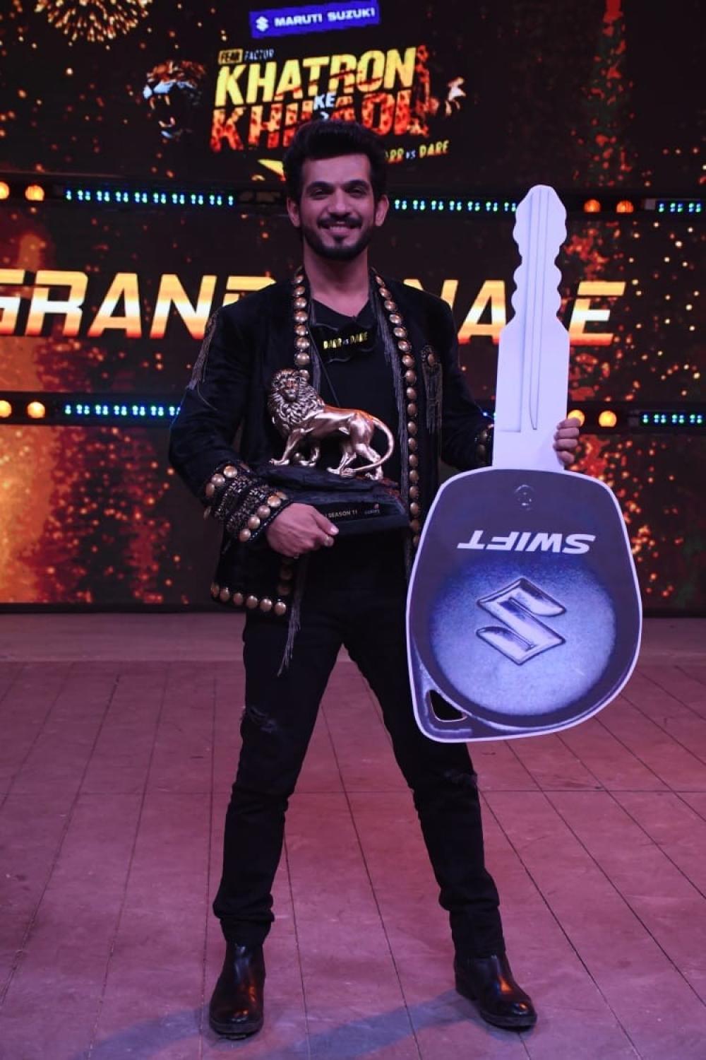 The Weekend Leader - Arjun Bijlani wins 'Khatron Ke Khiladi 11' despite dislocated shoulder