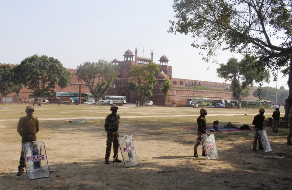 The Weekend Leader - Bharat Bandh: Both carriageways of Red fort closed