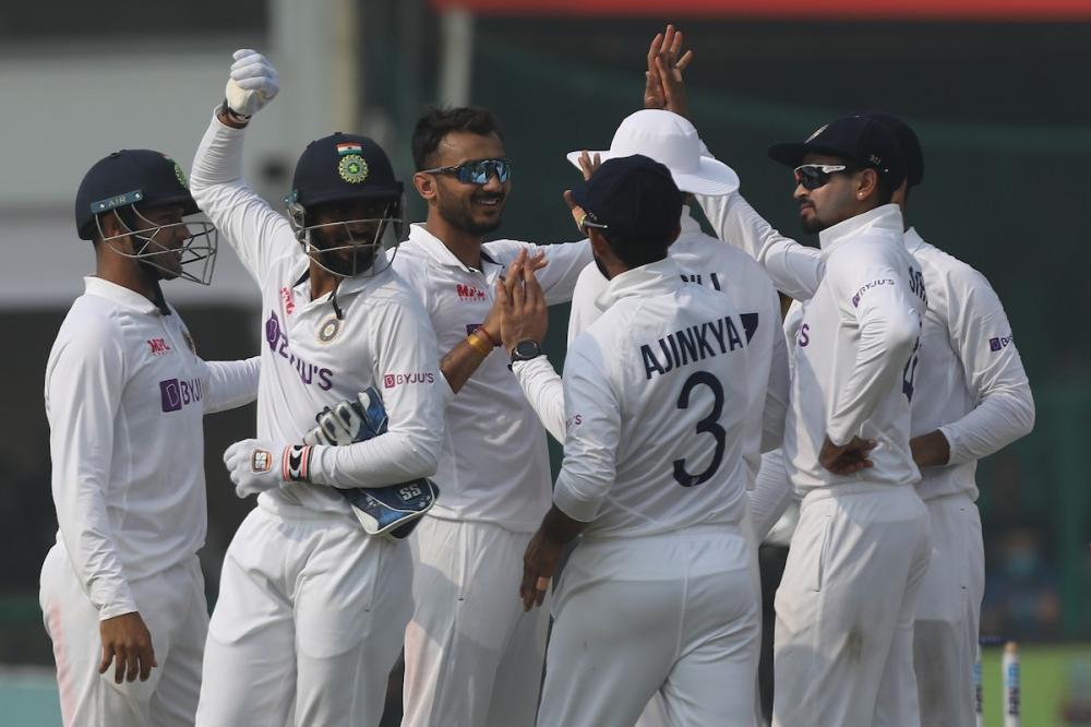 The Weekend Leader - IND v NZ: Left-arm spin twins Patel and Jadeja stage India's comeback (Tea)