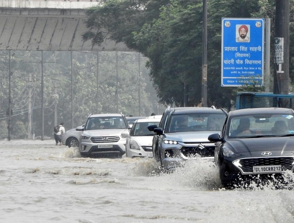 The Weekend Leader - Gujarat Battles Freakish Rainstorms, Lightning Deaths